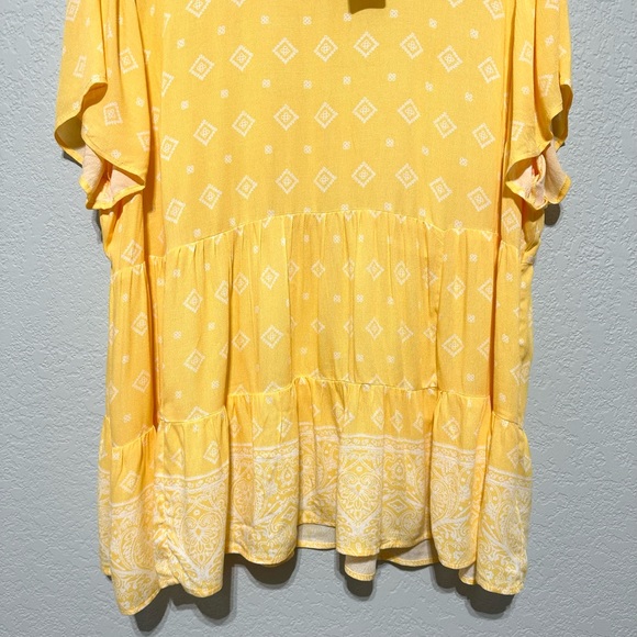 Torrid, Size 3X Tiered Blouse Yellow Keyhole Back Rayon NWT - Picture 10 of 16